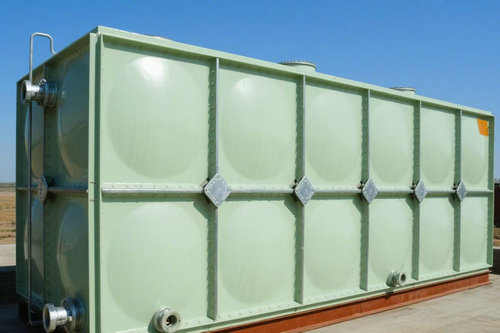 不同類型的三門峽消防水箱在出水口設(shè)置上有哪些差異？